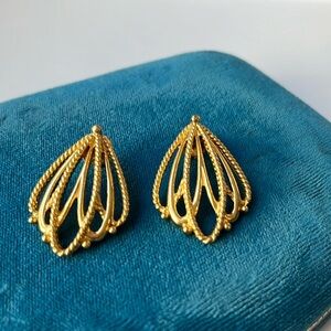 024 "Gilded Mesh"Vintage Avon Gold Tone Smooth & Textured pierced Earring